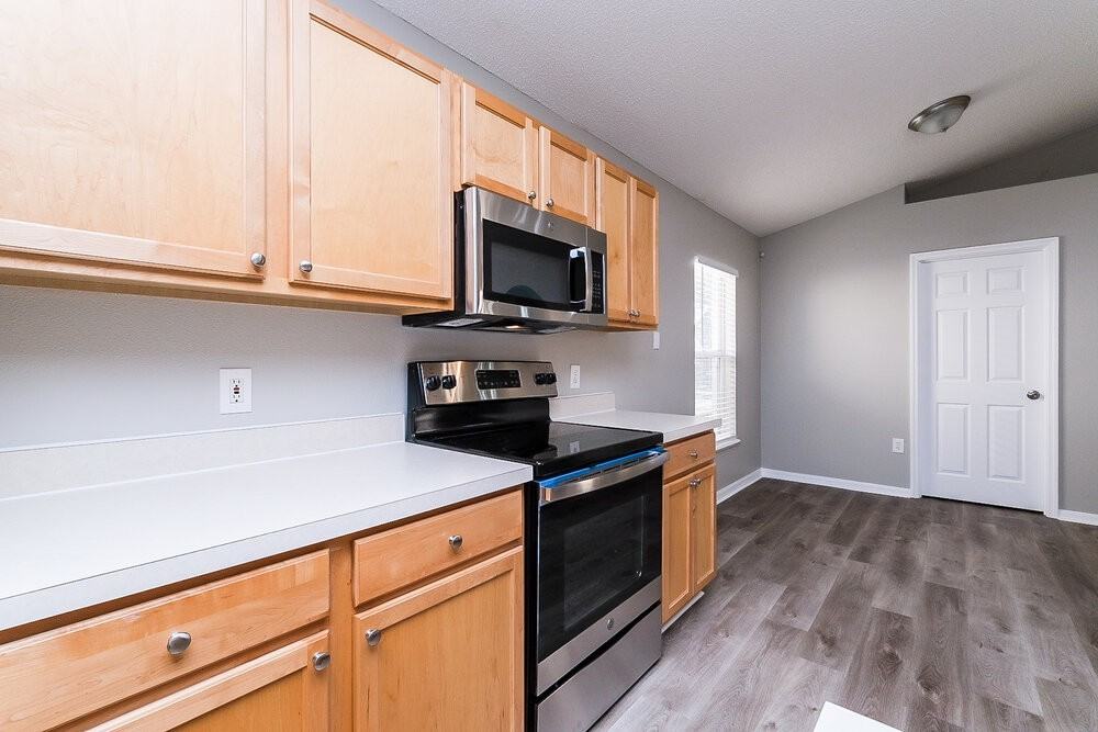 12937 Lake Vista Dr - Photo 7 of 16