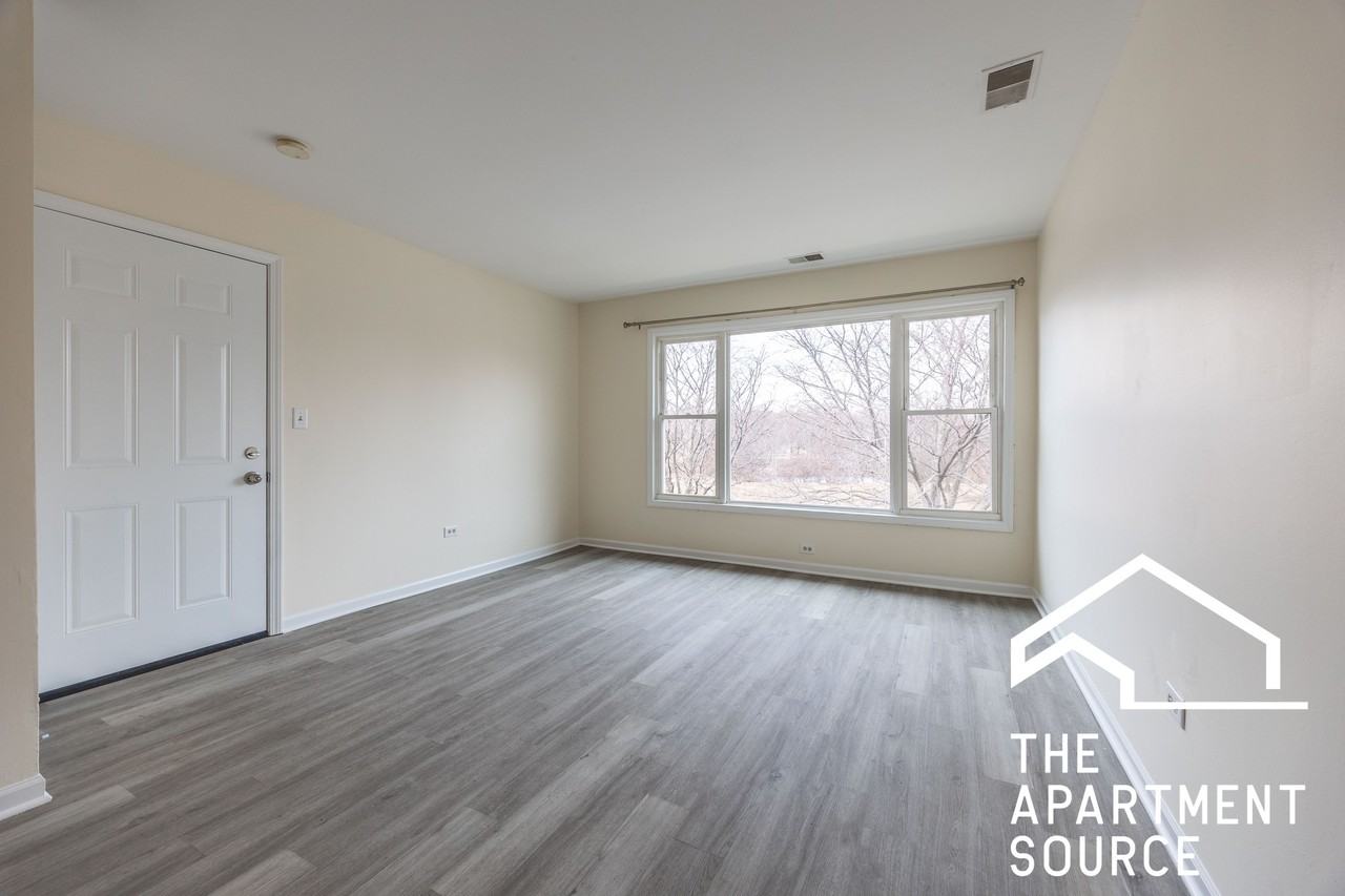 6323 W Fullerton Ave #3 - Photo 4 of 17