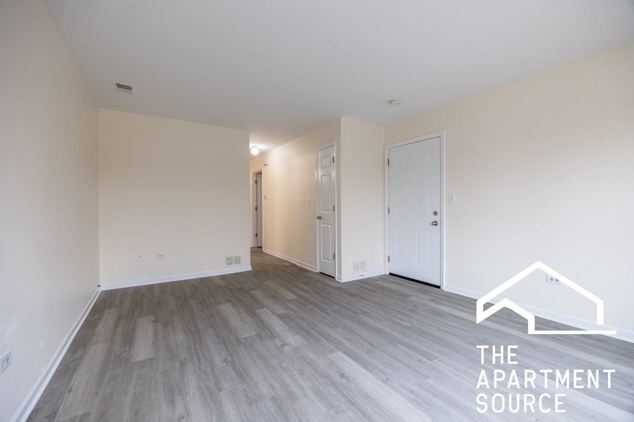 6323 W Fullerton Ave #3 - Photo 7 of 17