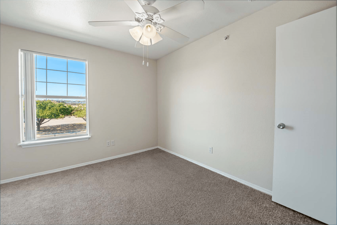 Collective on Riverside - Photo 7 of 24