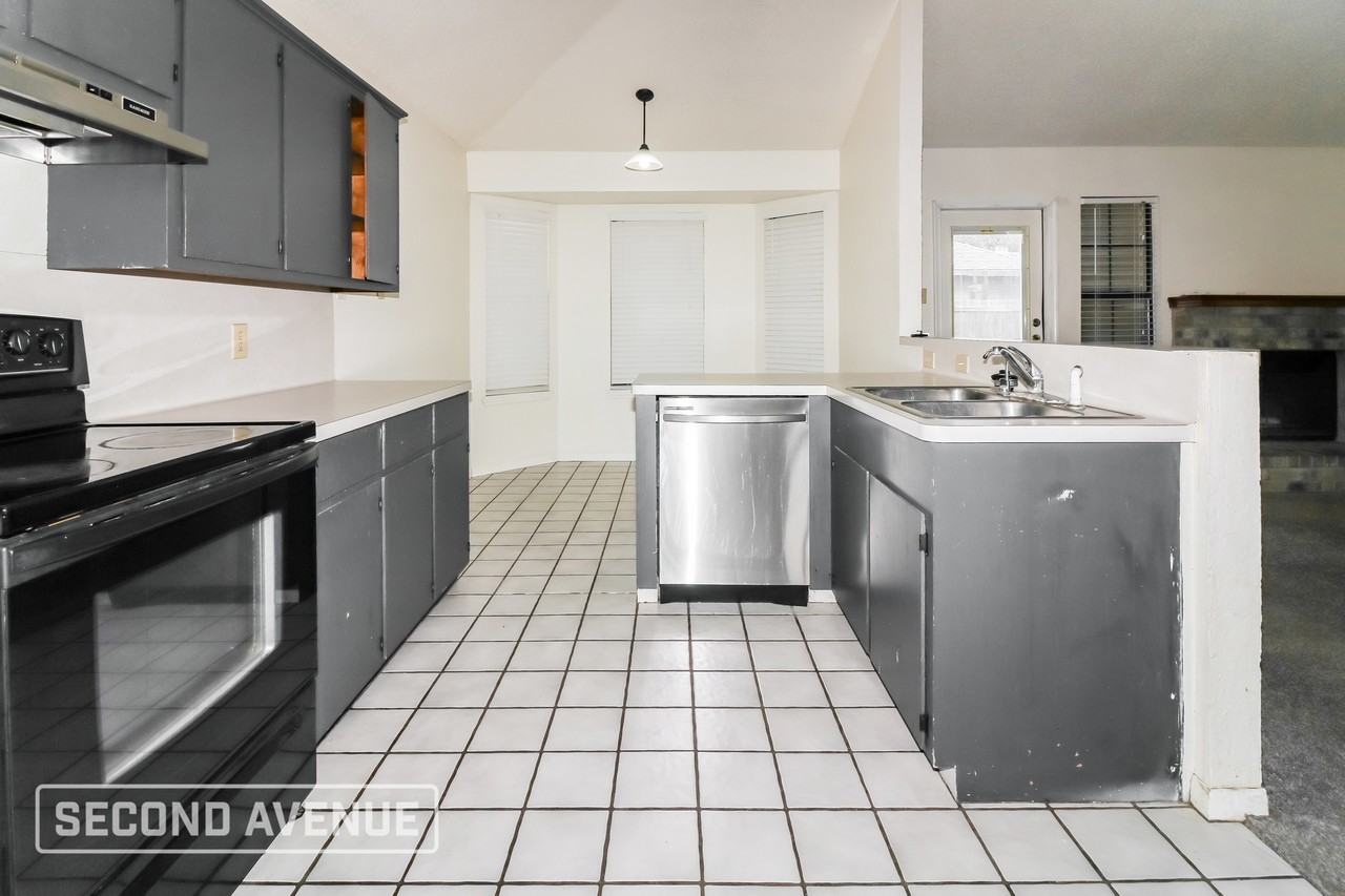 7818 Impala Dr - Photo 7 of 26