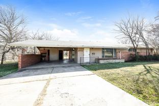 2713 S Carrier Pkwy - Photo 1 of 1