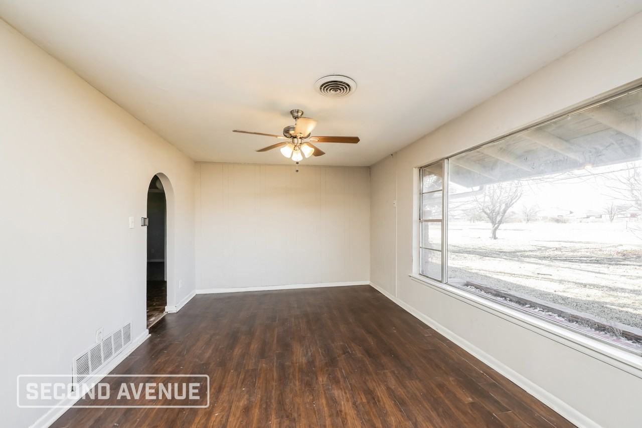 2713 S Carrier Pkwy - Photo 5 of 29