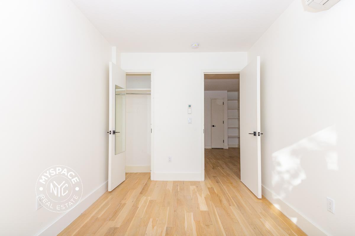 830 Saint Johns Pl #3B - Photo 6 of 7