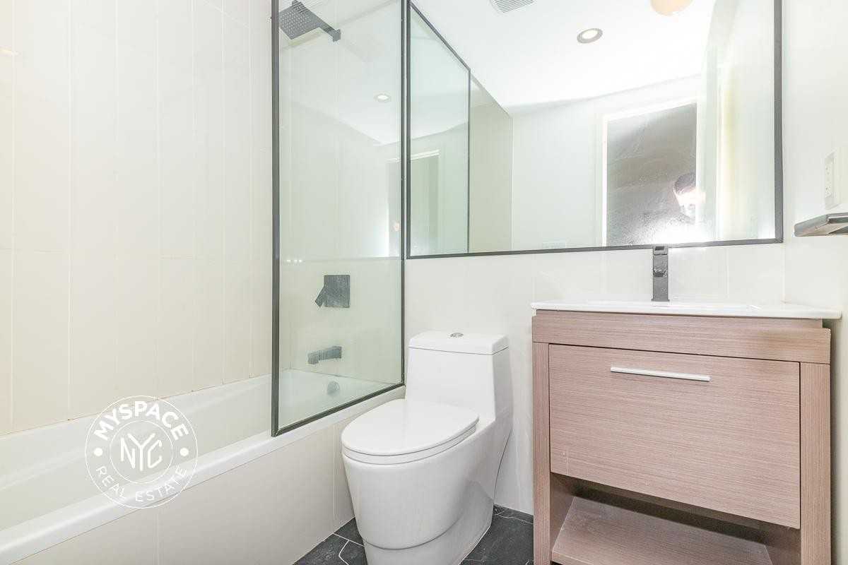 830 Saint Johns Pl #3B - Photo 7 of 7