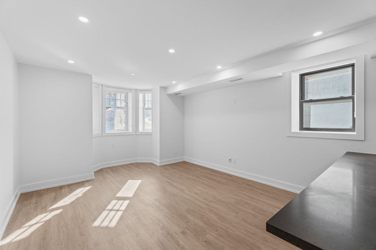 314 Lonsdale Road #1 - Photo 3 of 20