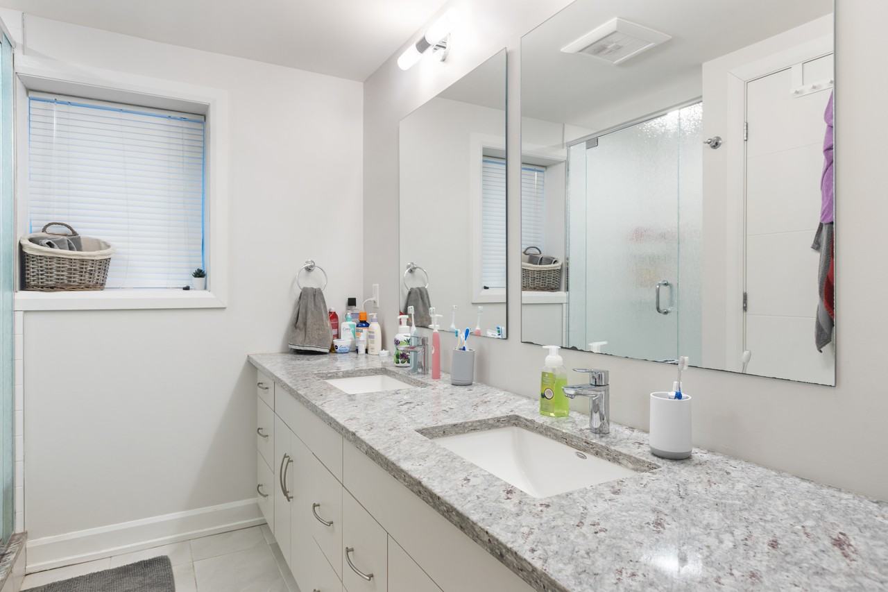 476 Sunnyside Avenue #1 - Photo 5 of 7