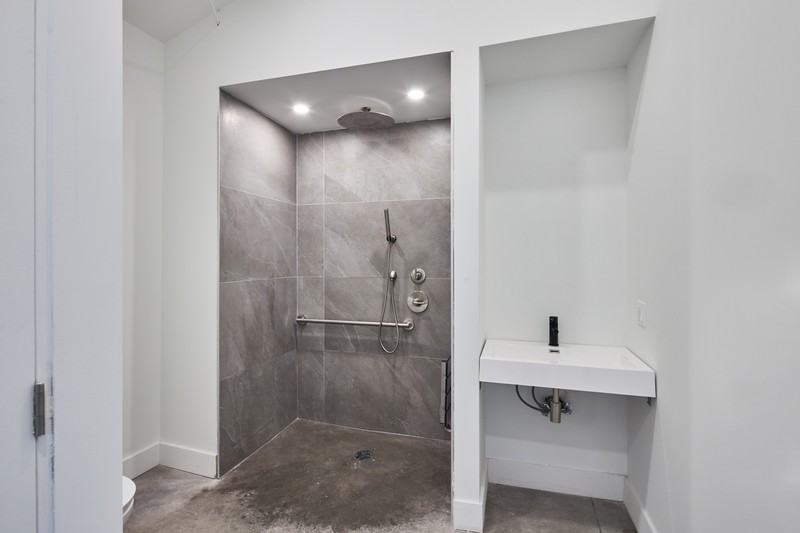 329 Catherine St #1 - Photo 7 of 14