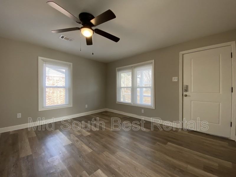 509 E Elm St - Photo 2 of 8