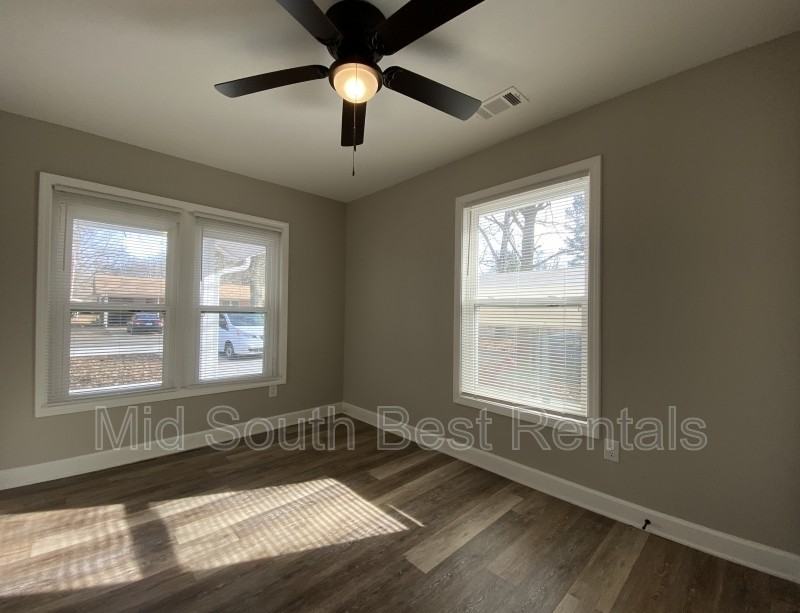 509 E Elm St - Photo 4 of 8