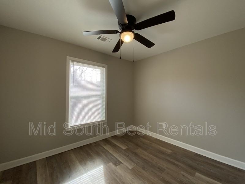 509 E Elm St - Photo 6 of 8