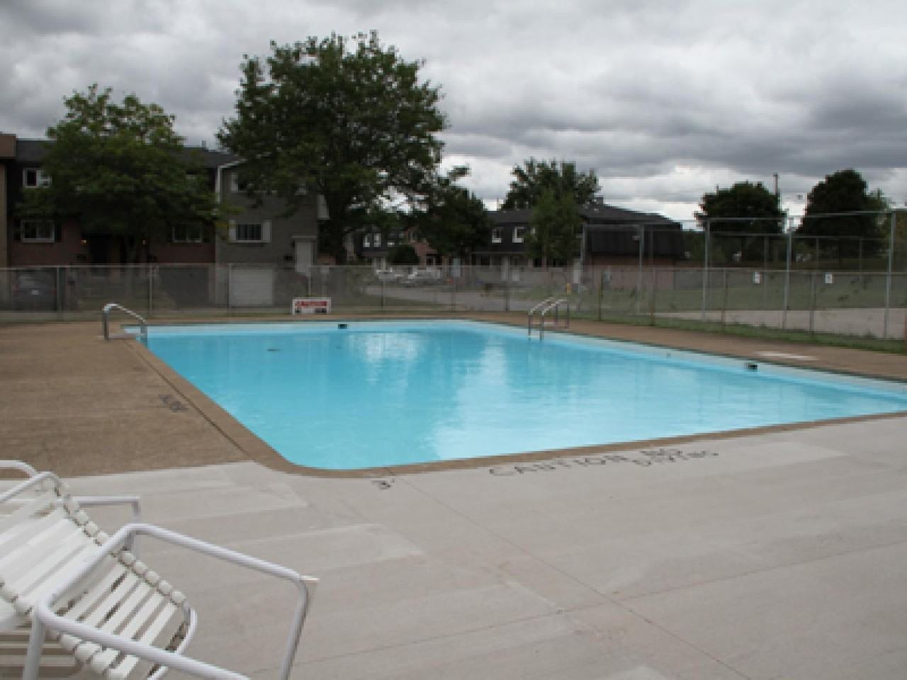 195 Denistoun Street - Photo 5 of 15