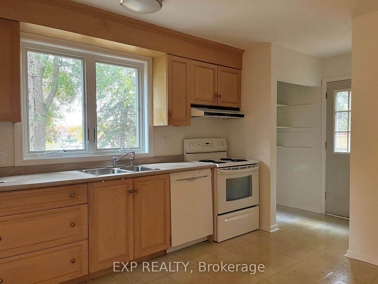 61 Richbourne Court - Photo 2 of 12