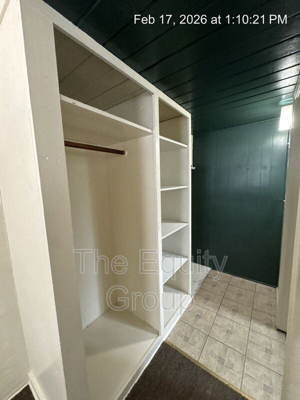 220 W Cypress Ave - Photo 7 of 11