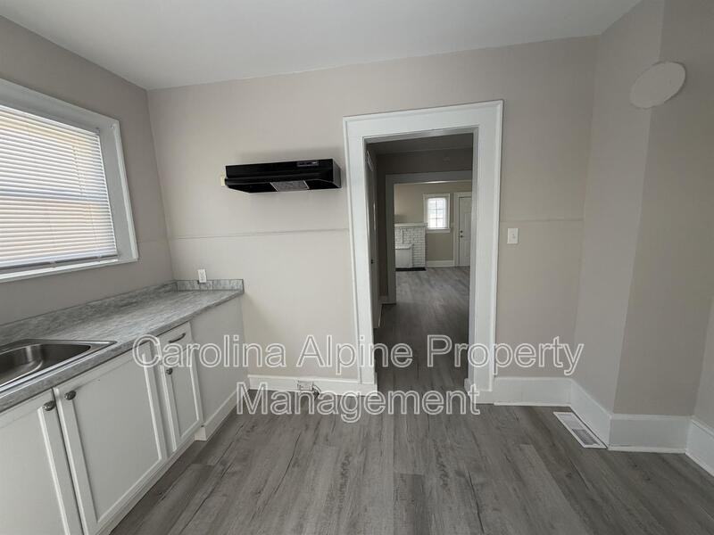 1621 N Hamilton St - Photo 3 of 17