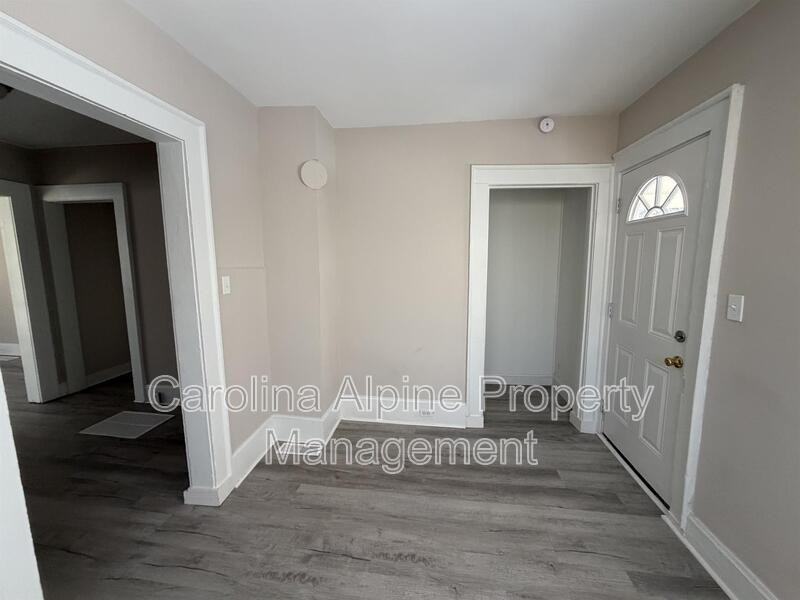 1621 N Hamilton St - Photo 4 of 17