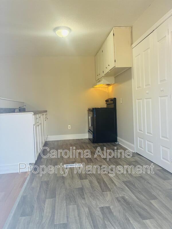 807 N Shaver St - Photo 2 of 12