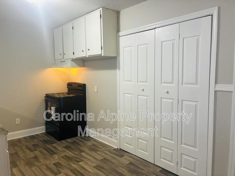 807 N Shaver St - Photo 3 of 12