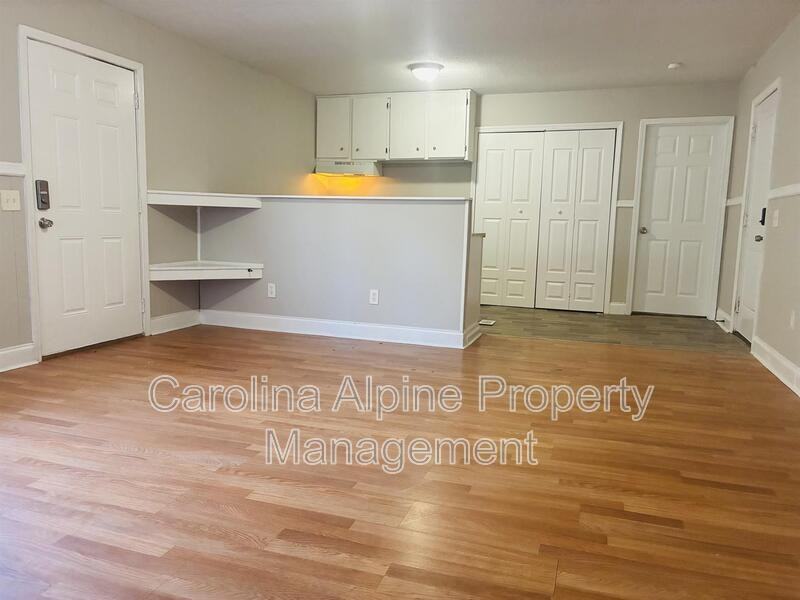 807 N Shaver St - Photo 4 of 12