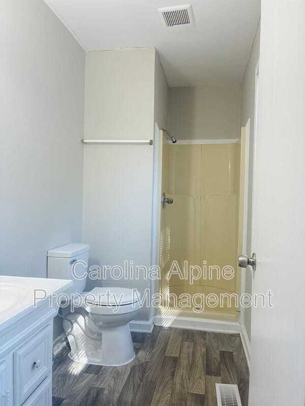 807 N Shaver St - Photo 6 of 12