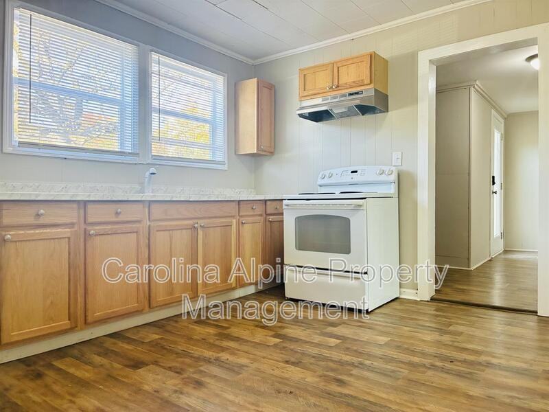 110 Martin St - Photo 3 of 12