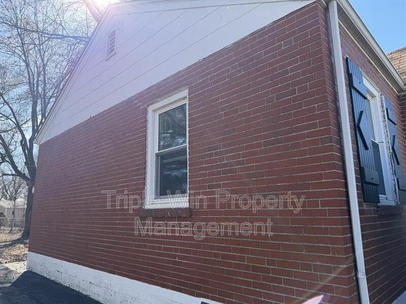 17 Saint Genevieve Ct - Photo 3 of 33