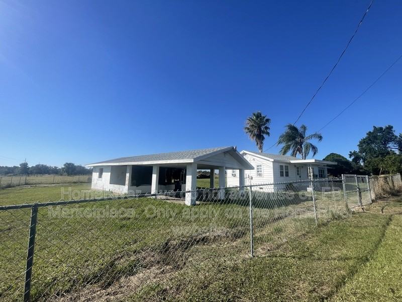 425 South Blvd E - Photo 2 of 22