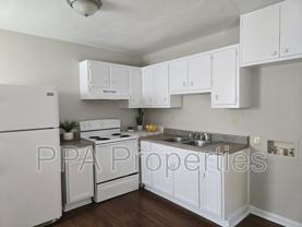 2231 Summit St #B - Photo 1 of 1