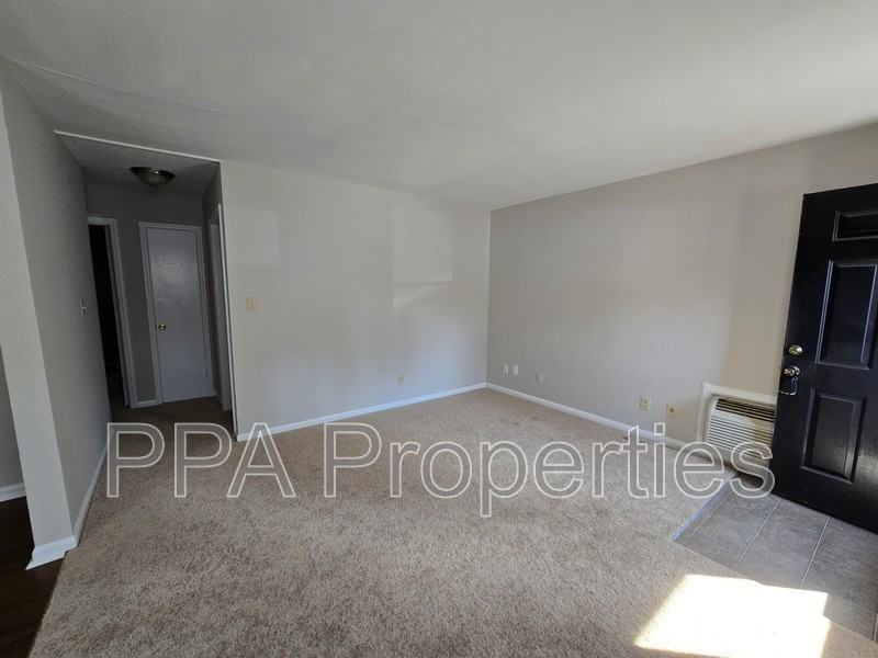 2231 Summit St #B - Photo 7 of 26