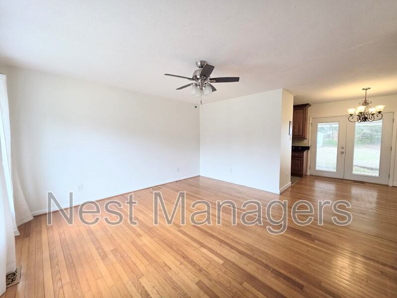854 Stoneykirk Dr - Photo 2 of 17