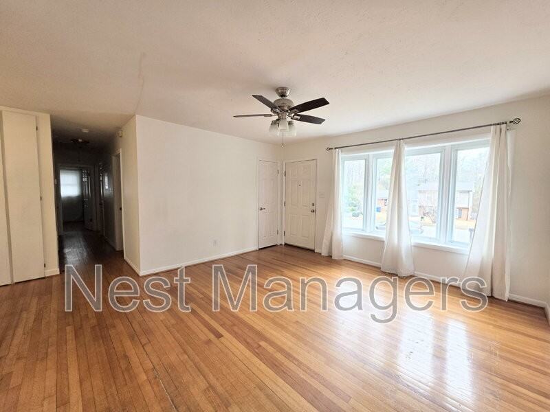 854 Stoneykirk Dr - Photo 3 of 17