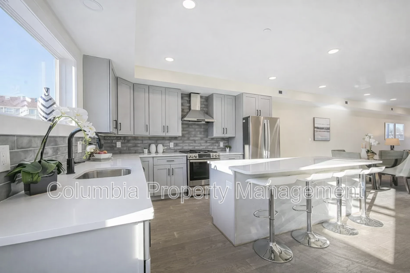 3552 Warder St Nw - Photo 2 of 26