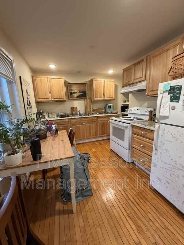 75 Grant St - Photo 3 of 17