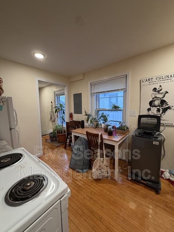 75 Grant St - Photo 6 of 17