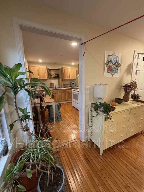 75 Grant St - Photo 7 of 17