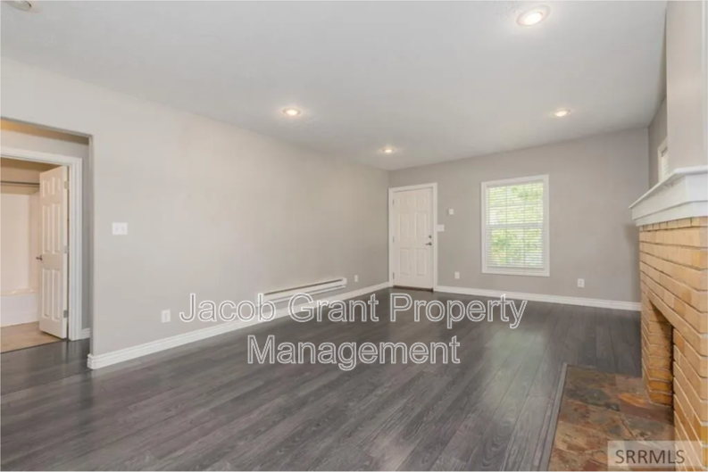 594 J St - Photo 2 of 11