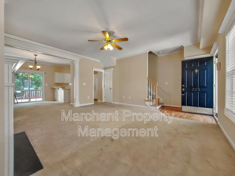 215 Rexford Dr - Photo 5 of 27