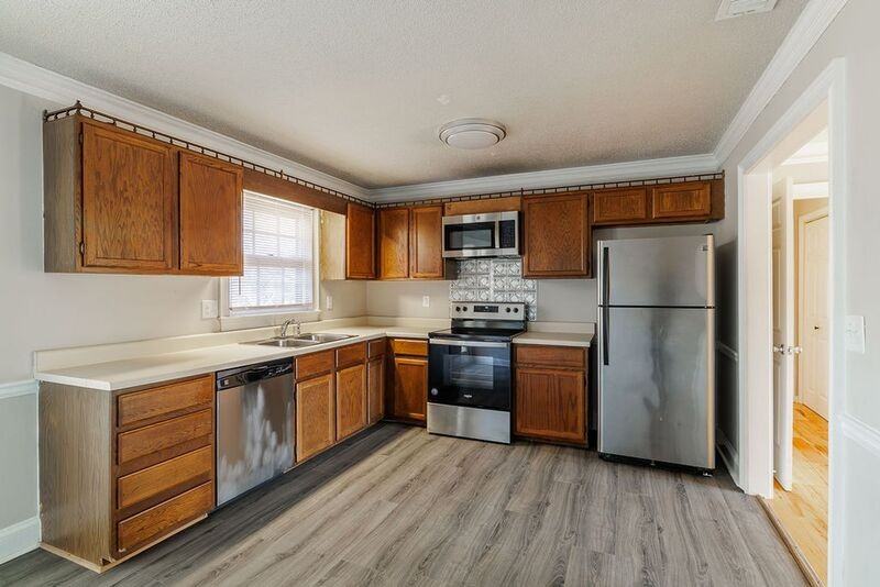 118 Barrington Dr #3 - Photo 4 of 14