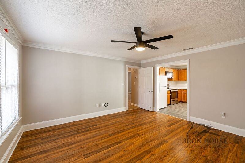 116 Barrington Dr #4 - Photo 3 of 19