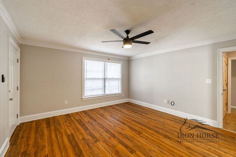 116 Barrington Dr #4 - Photo 4 of 19