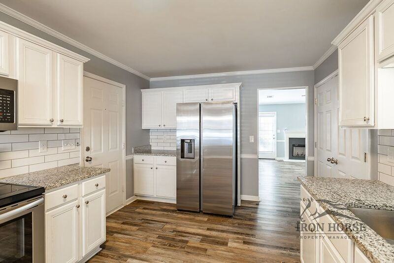 345 Spring Lake Ct - Photo 6 of 23