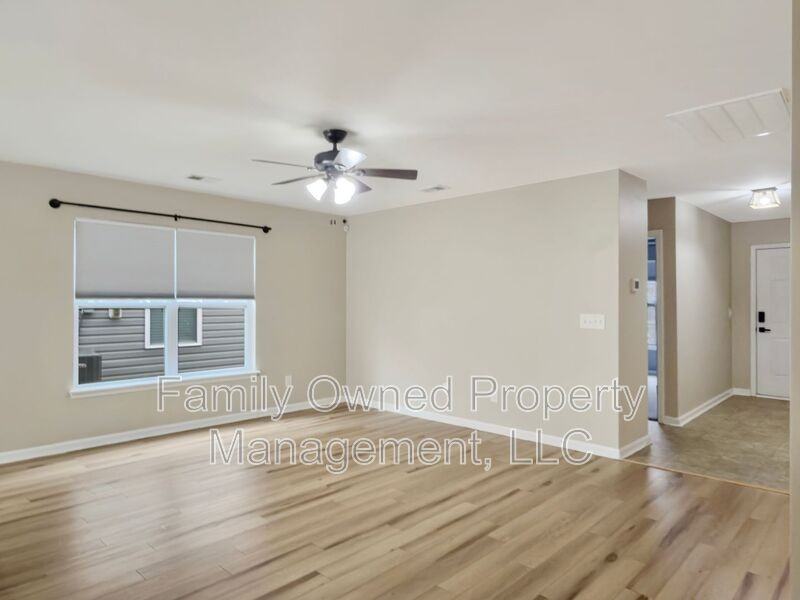 351 Salkahatchie St - Photo 6 of 35