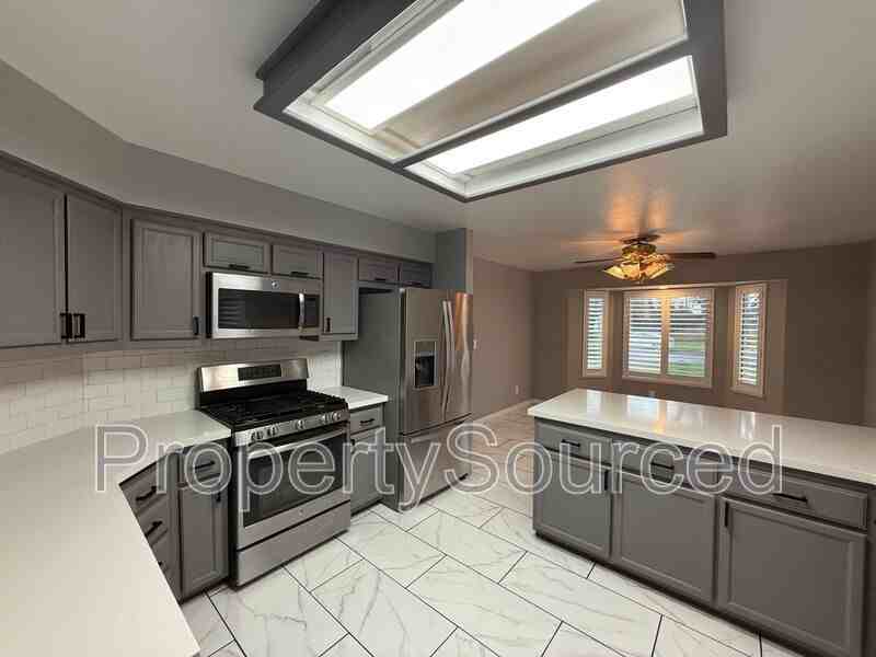 428 Phoenix Ave - Photo 7 of 50