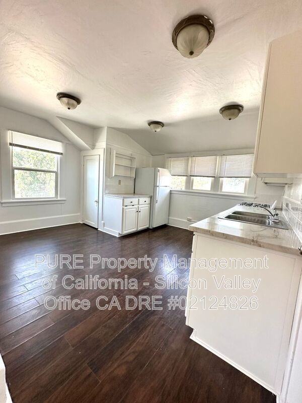 373 Richmond Ave #3 - Photo 3 of 11