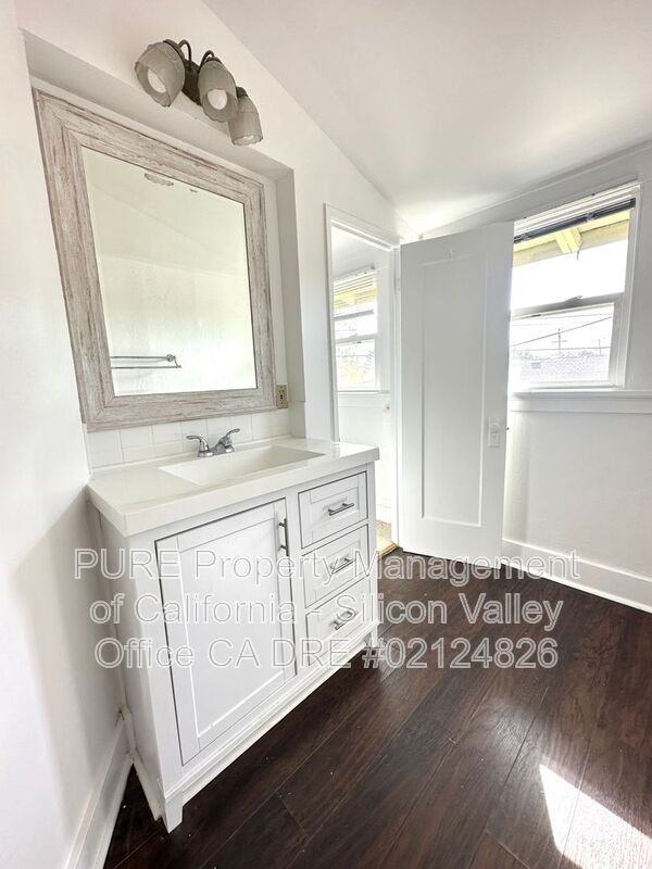 373 Richmond Ave #3 - Photo 5 of 11