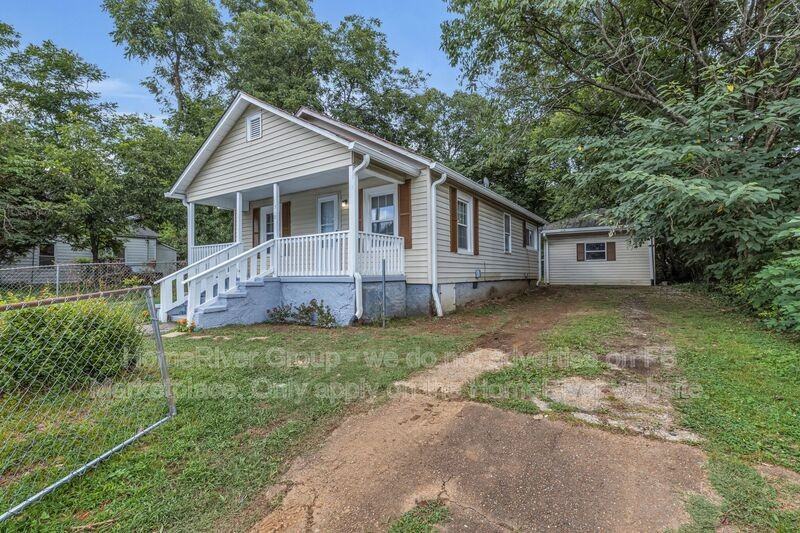 1310 Roanoke Ave - Photo 2 of 23