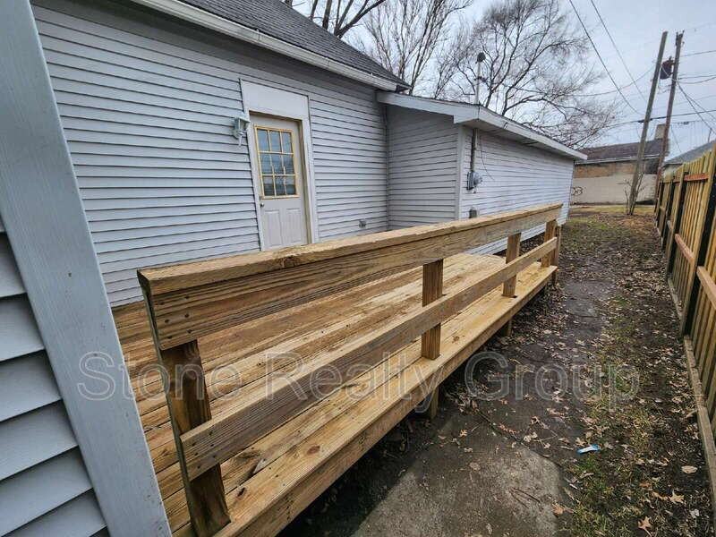 1715 S 9th St - Photo 7 of 9