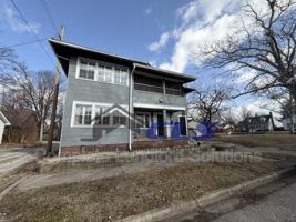 featured image of 2266 1/2 Warren St