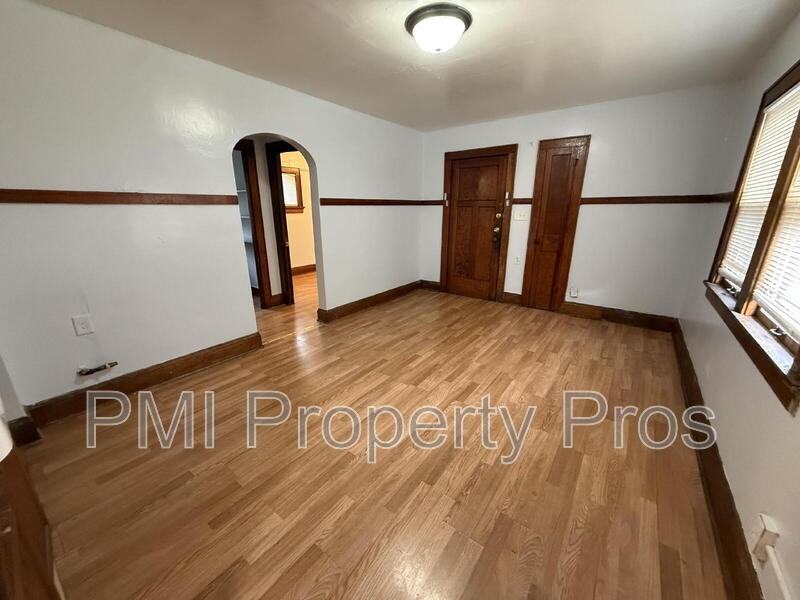 2836 N 16th St - Photo 2 of 16