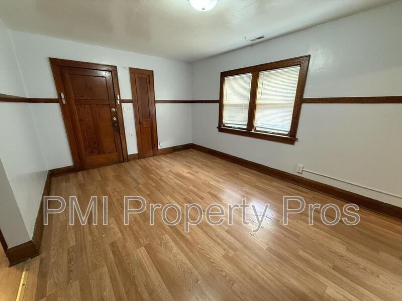 2836 N 16th St - Photo 4 of 16